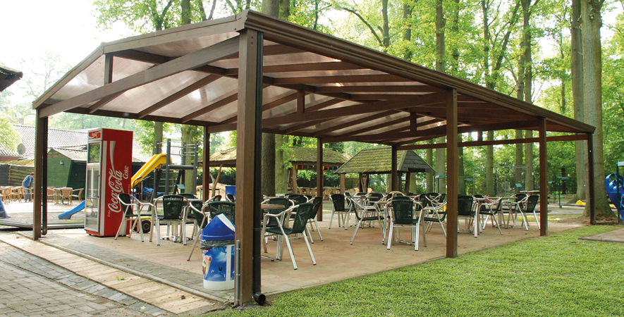 Verasol-Lijnen-Banners-lounge vrijstaand